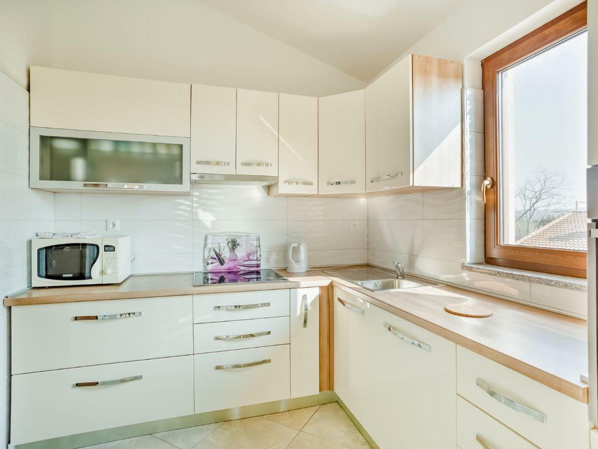 Apartment Ulika-2 Tar-Vabriga Bagian luar foto